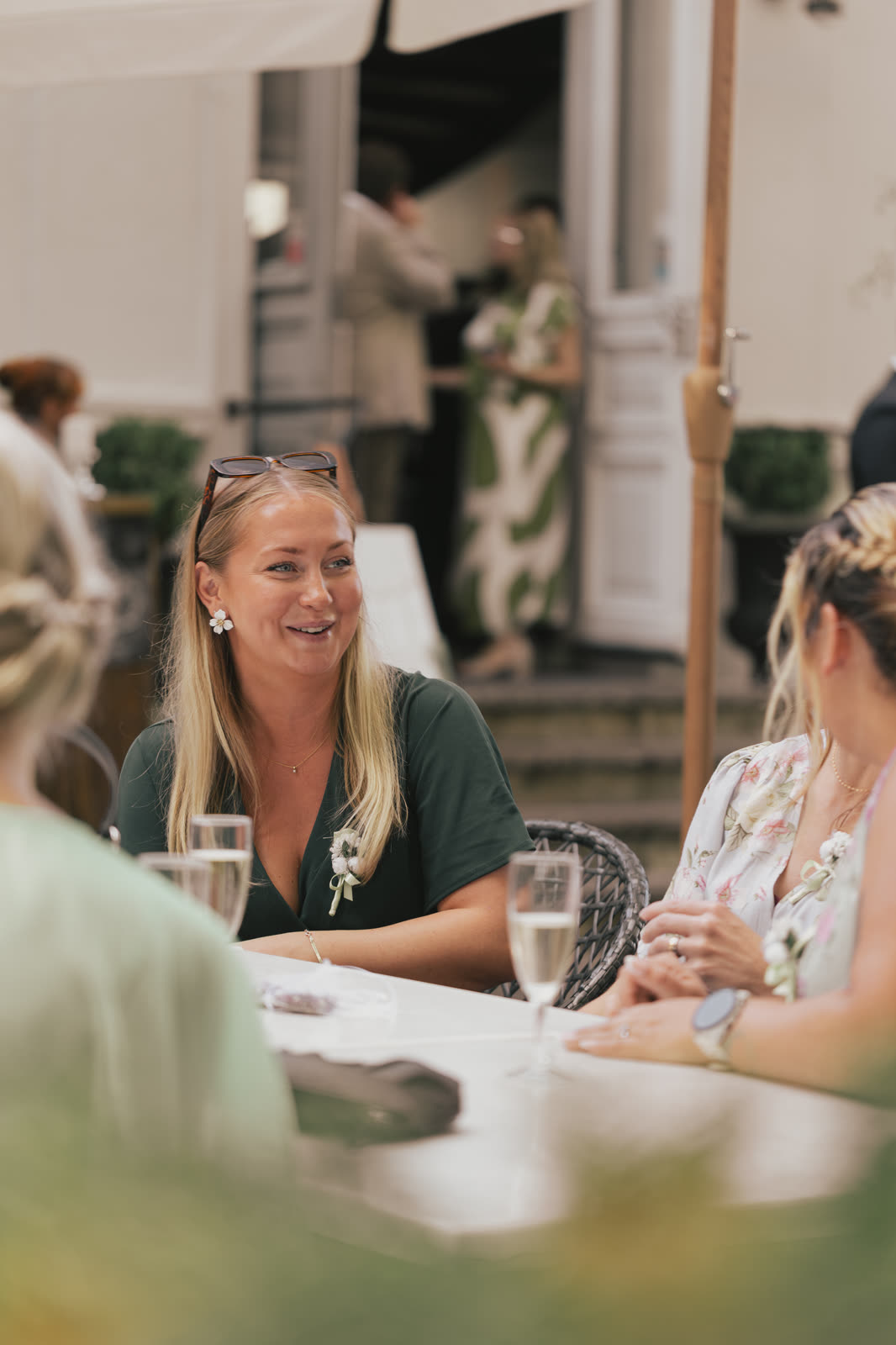 Wedding day detail at Söderport Kalmar — flowers and decor