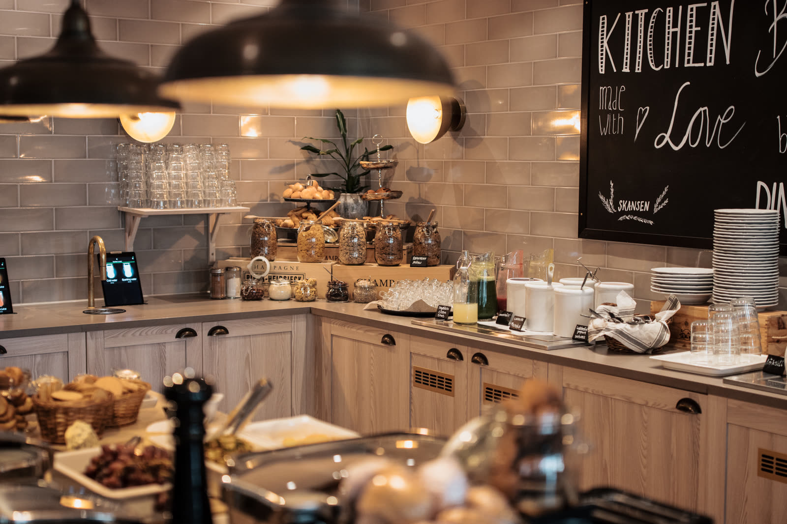 Hotel Skansen Färjestaden Öland — wide exterior view